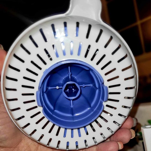 **Last One**  Compact  Deni Electric Juicer - Picture 4 of 6